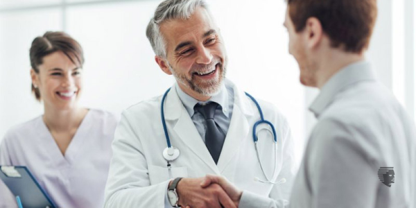 7 Tips To Keep In Mind While Searching For A Hair Regrowth Clinic